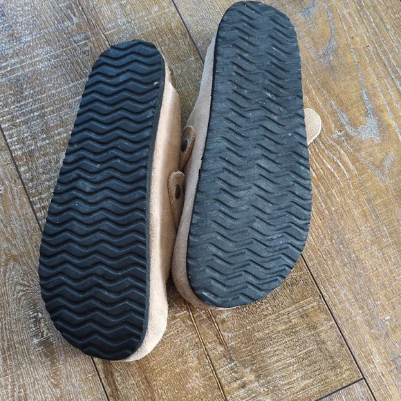 Quince Water Repellent Suede Clog Mule - Picture 5 of 5